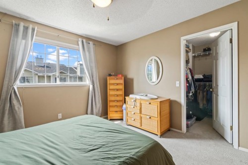 623 Hawkstone Manor Nw, Calgary, AB - Indoor Photo Showing Bedroom