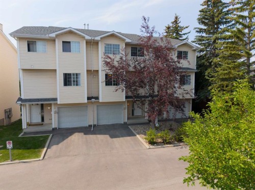 623 Hawkstone Manor Nw, Calgary, AB - Outdoor With Facade