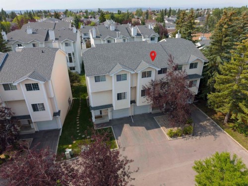623 Hawkstone Manor Nw, Calgary, AB - Outdoor With Facade