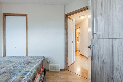 65 Martinvalley Road Ne, Calgary, AB - Indoor