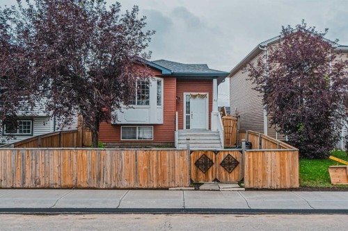 65 Martinvalley Road Ne, Calgary, AB - Outdoor