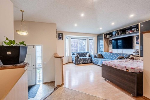 65 Martinvalley Road Ne, Calgary, AB - Indoor