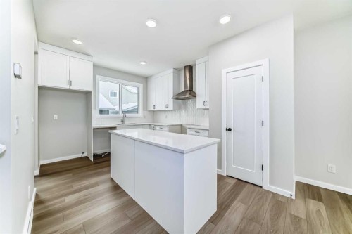 828 Sora Boulevard Se, Calgary, AB - Indoor Photo Showing Kitchen