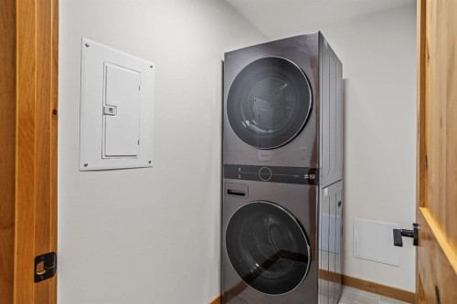 108-1606 Spring Creek Gate, Canmore, AB - Indoor Photo Showing Laundry Room