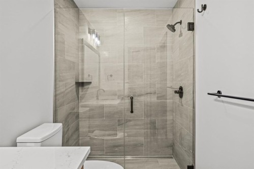 108-1606 Spring Creek Gate, Canmore, AB - Indoor Photo Showing Bathroom