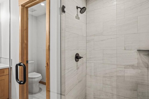108-1606 Spring Creek Gate, Canmore, AB - Indoor Photo Showing Bathroom