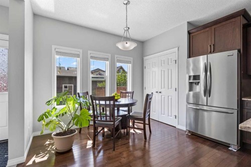51 Walgrove Terrace Se, Calgary, AB - Indoor Photo Showing Dining Room