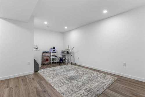 51 Walgrove Terrace Se, Calgary, AB - Indoor Photo Showing Other Room