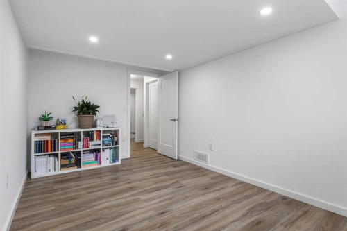 51 Walgrove Terrace Se, Calgary, AB - Indoor Photo Showing Other Room