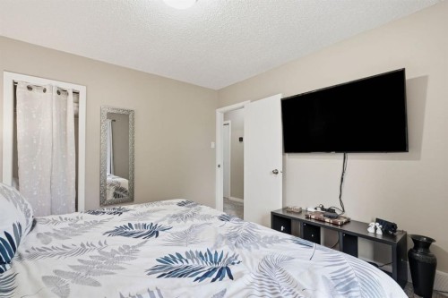 1037 Regal Crescent Ne, Calgary, AB - Indoor Photo Showing Bedroom