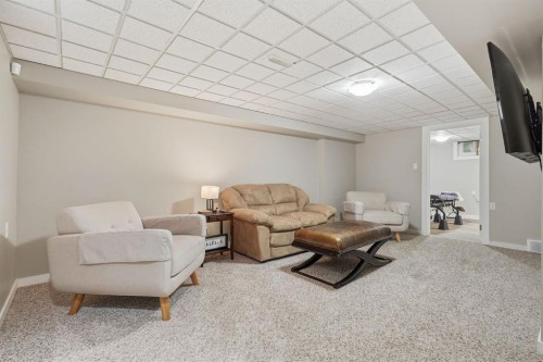 1037 Regal Crescent Ne, Calgary, AB - Indoor