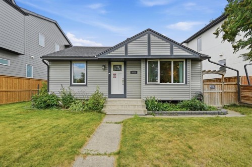 1037 Regal Crescent Ne, Calgary, AB - Outdoor