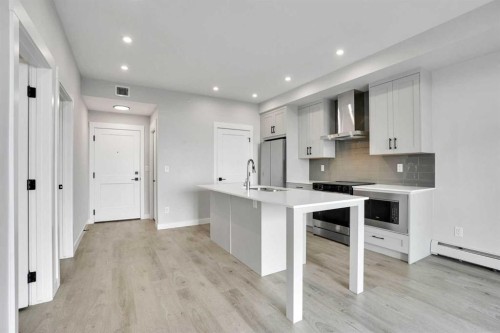 6412-200 Seton Circle Se, Calgary, AB - Indoor Photo Showing Kitchen With Upgraded Kitchen