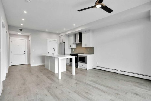 6412-200 Seton Circle Se, Calgary, AB - Indoor Photo Showing Kitchen