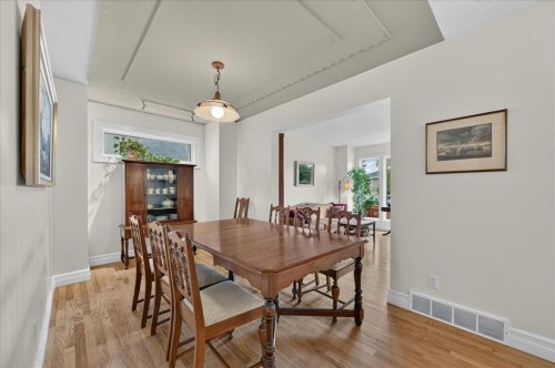 2511 Exshaw Road Nw, Calgary, AB - Indoor Photo Showing Dining Room