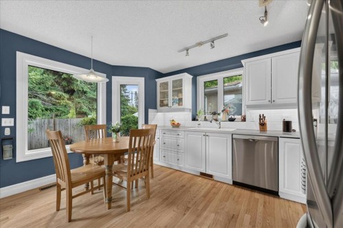 2511 Exshaw Road Nw, Calgary, AB - Indoor Photo Showing Other Room