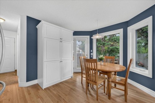 2511 Exshaw Road Nw, Calgary, AB - Indoor Photo Showing Dining Room
