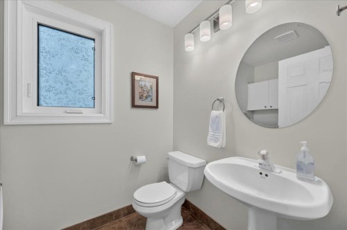 2511 Exshaw Road Nw, Calgary, AB - Indoor Photo Showing Bathroom