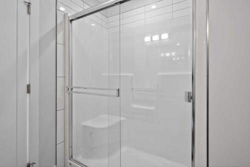 226 148 Avenue Nw, Calgary, AB - Indoor Photo Showing Bathroom