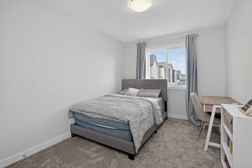 226 148 Avenue Nw, Calgary, AB - Indoor Photo Showing Bedroom