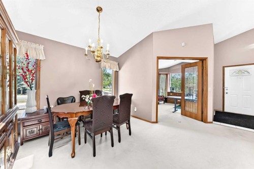 184 Hampshire Circle Nw, Calgary, AB - Indoor Photo Showing Dining Room