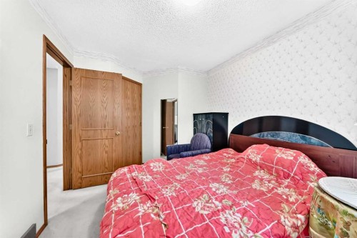 184 Hampshire Circle Nw, Calgary, AB - Indoor Photo Showing Bedroom