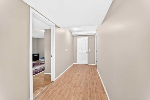 184 Hampshire Circle Nw, Calgary, AB - Indoor Photo Showing Other Room