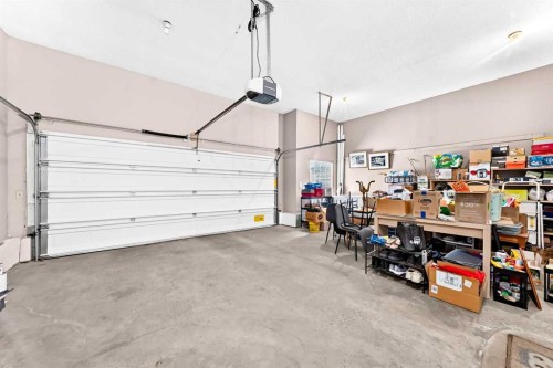 184 Hampshire Circle Nw, Calgary, AB - Indoor Photo Showing Garage
