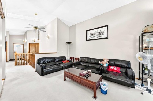 184 Hampshire Circle Nw, Calgary, AB - Indoor Photo Showing Living Room