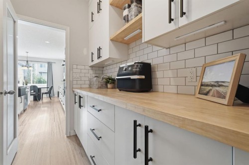 73 Morningside Circle, Airdrie, AB - Indoor Photo Showing Kitchen
