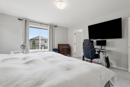 73 Morningside Circle, Airdrie, AB - Indoor Photo Showing Bedroom