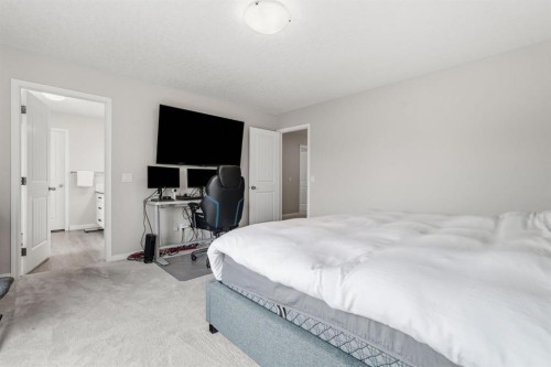 73 Morningside Circle, Airdrie, AB - Indoor Photo Showing Bedroom
