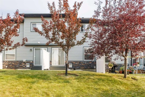 17 Panatella Villas Nw, Calgary, AB - Outdoor