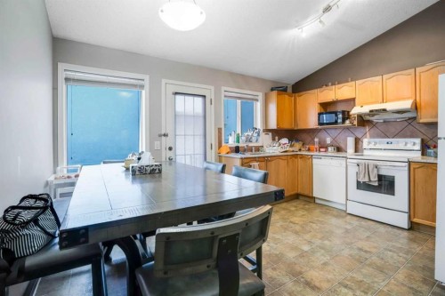 6216 Taralea Park Ne, Calgary, AB - Indoor Photo Showing Kitchen With Double Sink