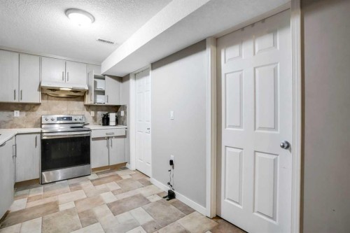6216 Taralea Park Ne, Calgary, AB - Indoor Photo Showing Kitchen