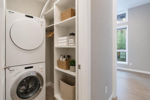 124-Mahogany Centre Centre Se, Calgary, AB - Indoor Photo Showing Laundry Room
