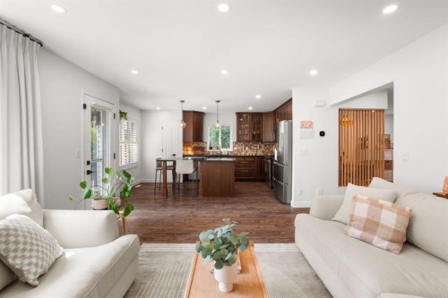 3725 Douglas Ridge Way Se, Calgary, AB - Indoor Photo Showing Living Room