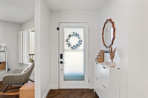 3725 Douglas Ridge Way Se, Calgary, AB - Indoor Photo Showing Other Room