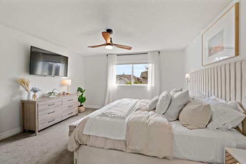 3725 Douglas Ridge Way Se, Calgary, AB - Indoor Photo Showing Bedroom