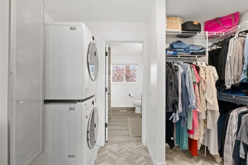 3725 Douglas Ridge Way Se, Calgary, AB - Indoor Photo Showing Laundry Room