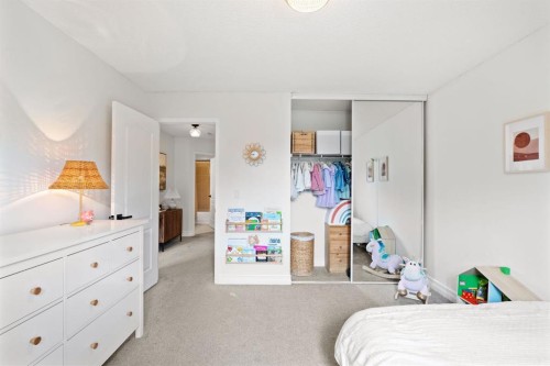 3725 Douglas Ridge Way Se, Calgary, AB - Indoor Photo Showing Bedroom
