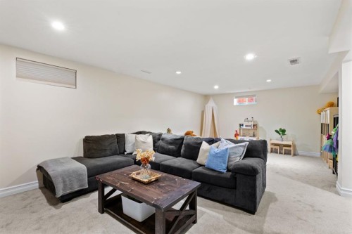 3725 Douglas Ridge Way Se, Calgary, AB - Indoor