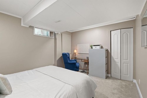 3725 Douglas Ridge Way Se, Calgary, AB - Indoor Photo Showing Bedroom