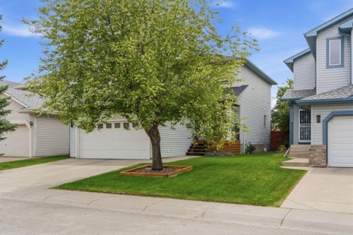 3725 Douglas Ridge Way Se, Calgary, AB - Outdoor