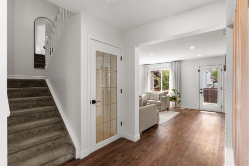 3725 Douglas Ridge Way Se, Calgary, AB - Indoor Photo Showing Other Room