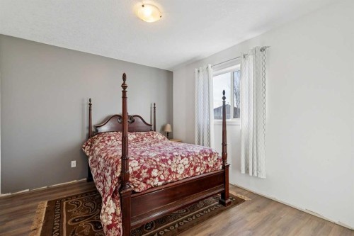184 Cimarron Park Circle, Okotoks, AB - Indoor Photo Showing Bedroom