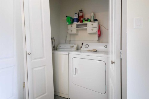 11268 6 Sw, Calgary, AB - Indoor Photo Showing Laundry Room