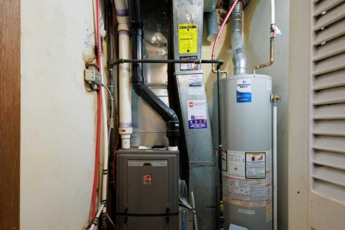 11268 6 Sw, Calgary, AB - Indoor Photo Showing Basement