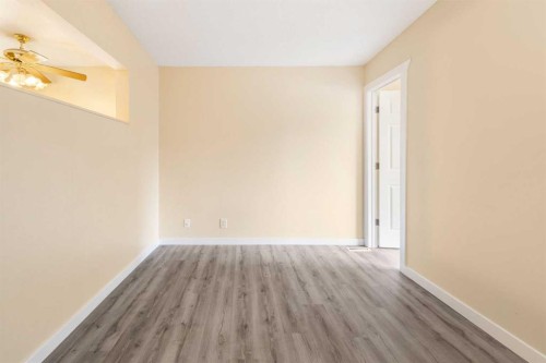 11268 6 Sw, Calgary, AB - Indoor Photo Showing Other Room