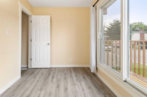 11268 6 Sw, Calgary, AB - Indoor Photo Showing Other Room